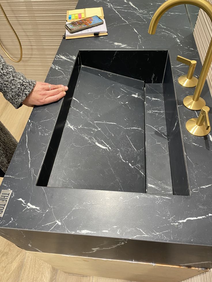 Corner Sink - Space Saver