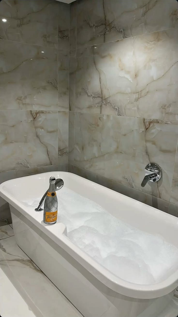 Oval Bathtub - Freestanding
